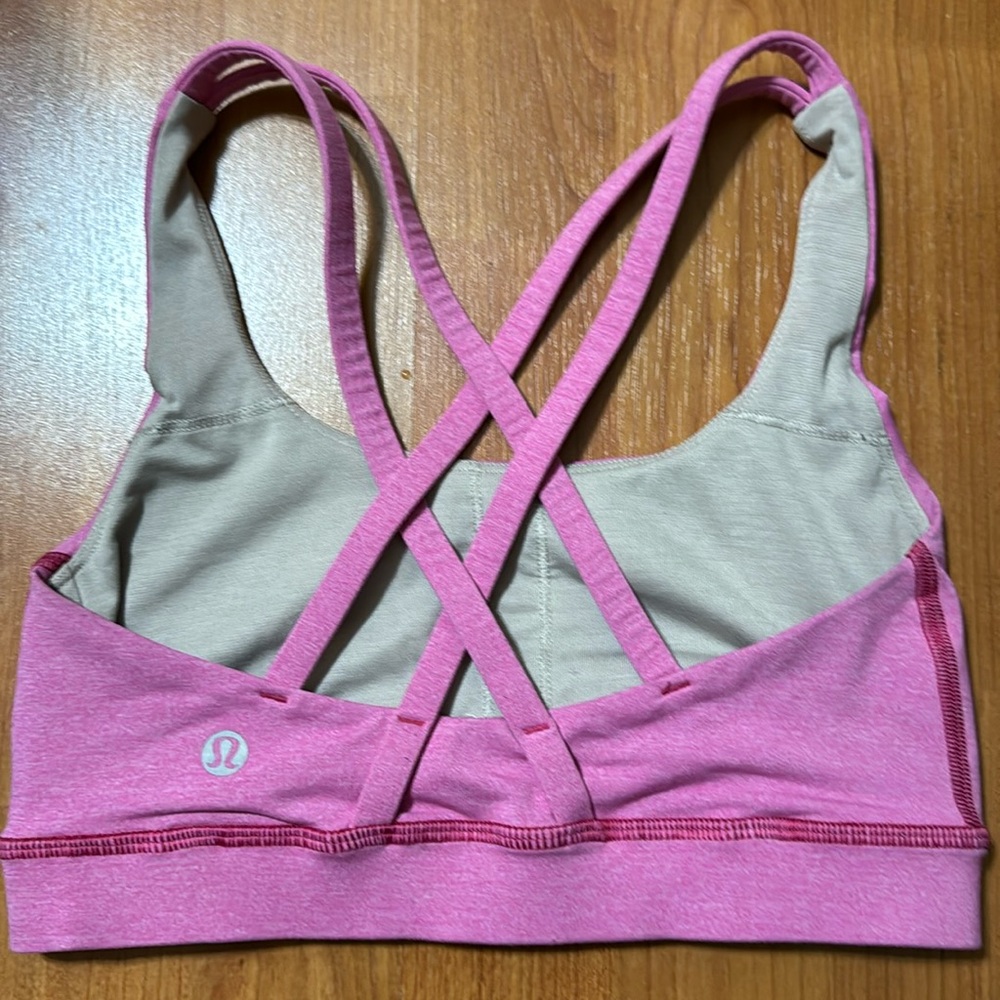 Lululemon sports bra size 2 pink great condition